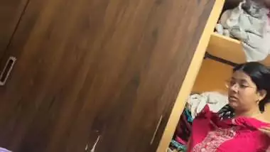 MILF teacher wearing bra after bath viral videos