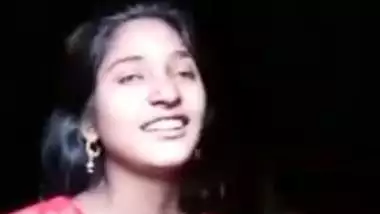 Cute desi GF showing boobs on video call