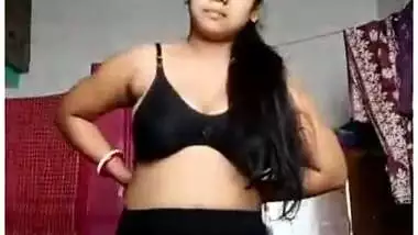 Bangla Boudi dress change