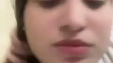 Khubsurat ladki ki pussy showing to boyfriend viral MMS
