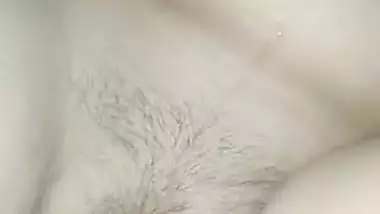 Guy fucks his sexy GF’s tight pussy in Hindi xxx MMS